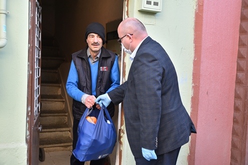 Büyükşehir’den 1500 aileye gıda yardımı