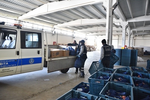 Büyükşehir’den 1500 aileye gıda yardımı