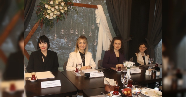 “iş hayatında kadın olmak erkeklere göre daha zor”