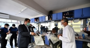 -	Dündar’dan Berber ve Kuaförler Maske Desteği