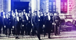 23 Nisan 'da Balkonlardayız