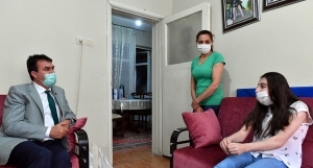 Dündar’dan genç Sevcan’a moral ziyareti