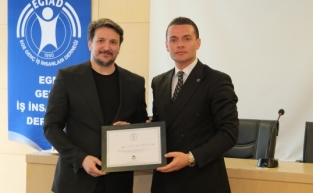 İş Dünyasında Yapay Zekâ Dönüşümü