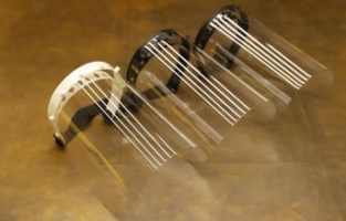 Sağlık çalışanlarına 2.500 "yüz kalkanı”