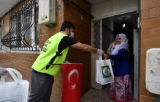 Dündar’dan Çocuklara bayram hediyesi