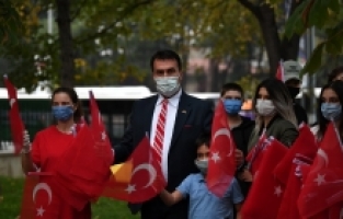 Osmangazi’de ‘Kırmızı Beyaz’ coşku başladı