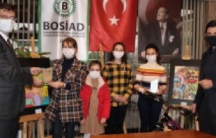 Kadın erkek eşitliğini resimle anlattılar