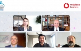 Uludağ Ekonomi Zirvesi’nde   dijitalleşmenin şirketlere etkisi konuşuldu