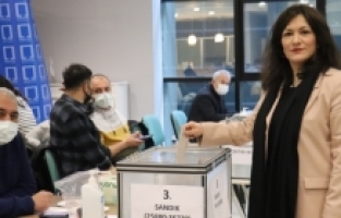 Mimarlar Odası Bursa Şubesi’nde Şirin Rodoplu Şimşek güven tazeledi