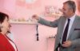 Ev kadınıydı, mikro krediyle iş yeri sahibi oldu