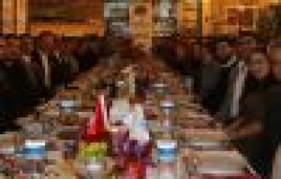 GESİAD ailesi yılbaşı yemeğinde buluştu